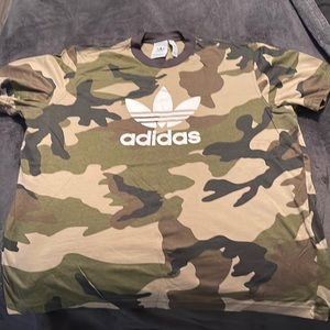 Adidas camo T-shirt size xl mens
